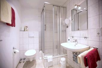 Hotel Graf Waldersee - Bathroom
