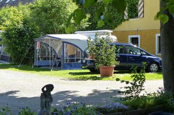 Schloss Issigau Hotel & Campingplatz - Aussenansicht